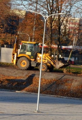 Latarnia uliczna Grid LED dwuramienna słup stalowy