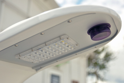 Lampa solarna LED Fornax ze słupem stalowym i fundamentem