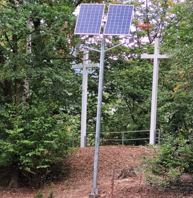Lampa uliczna LED 2x50W / panele 2x280W / słup 6m / aku 2x200Ah