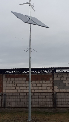 Zestaw hybrydowy zasilający panele 550W / turbina 400W / aku 2x120Ah bez lampy